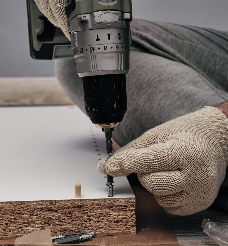 wkrętarka w&nbsp;dłoni